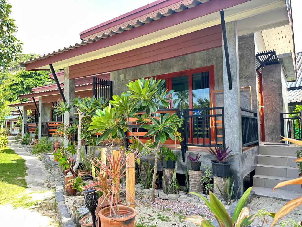 Ibiza Bungalows – Koh Phangan